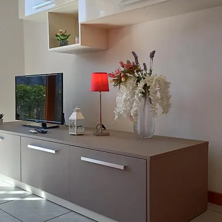 דירה With Swimming Pool And View - Larihome A17